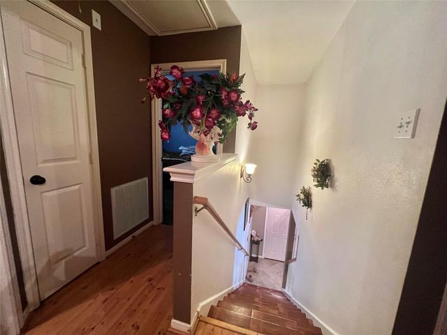 155 Green Isle Avenue, Dickinson, TX 77539