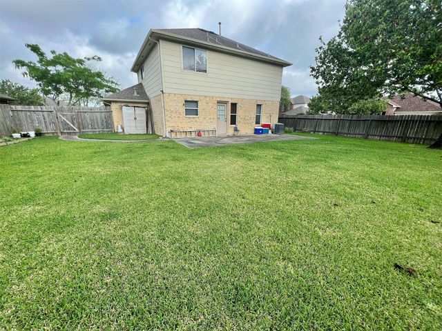 155 Green Isle Avenue, Dickinson, TX 77539