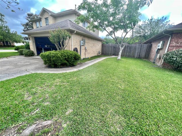 155 Green Isle Avenue, Dickinson, TX 77539