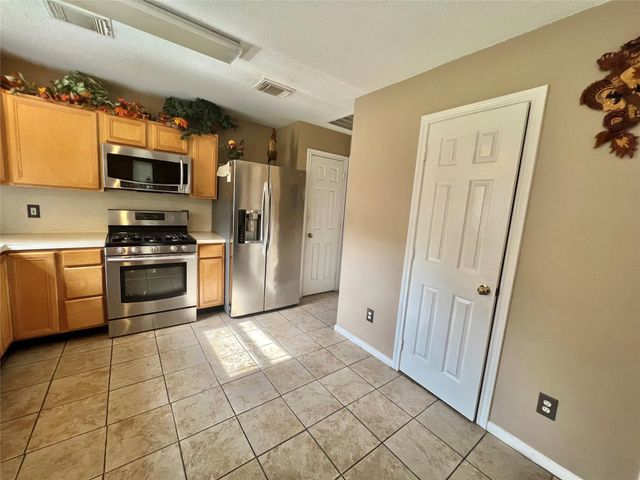 155 Green Isle Avenue, Dickinson, TX 77539