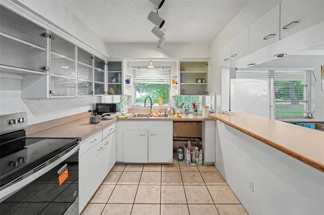 6415 2ND AVENUE N, St Petersburg, FL 33710