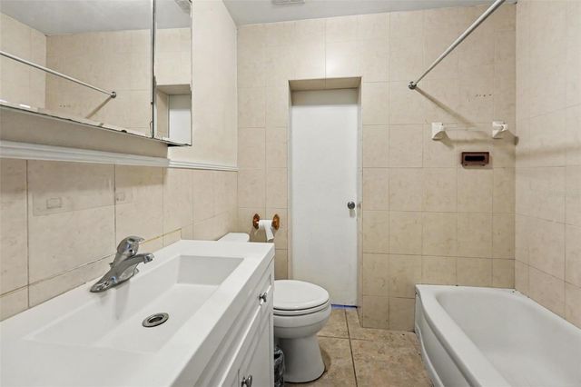 6415 2ND AVENUE N, St Petersburg, FL 33710