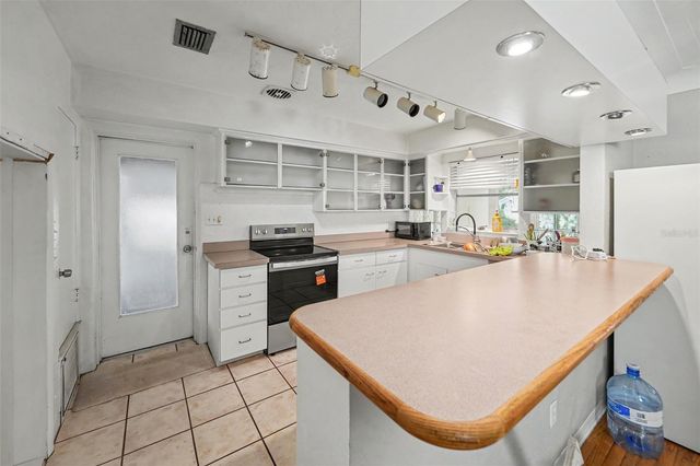 6415 2ND AVENUE N, St Petersburg, FL 33710