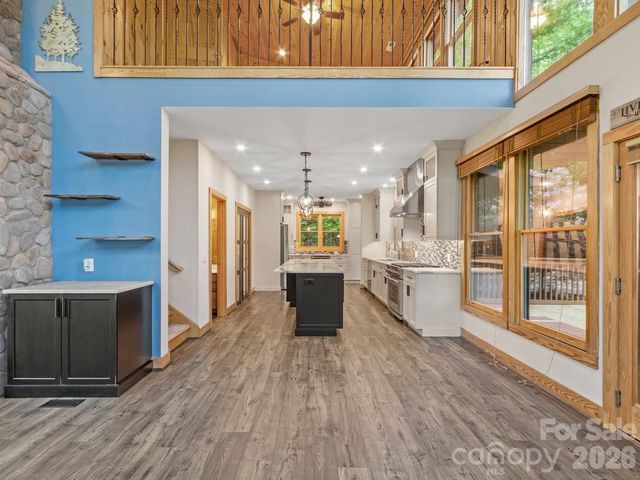 52 Mountain Park Drive, Mars Hill, NC 28754