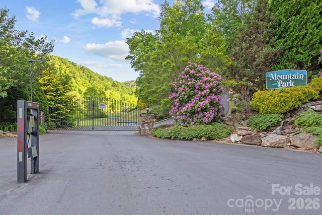 52 Mountain Park Drive, Mars Hill, NC 28754