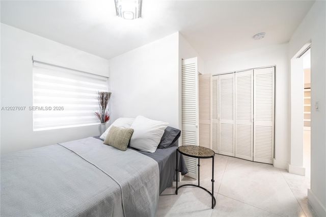 1101 NE 5th St, Hallandale Beach, FL 33009