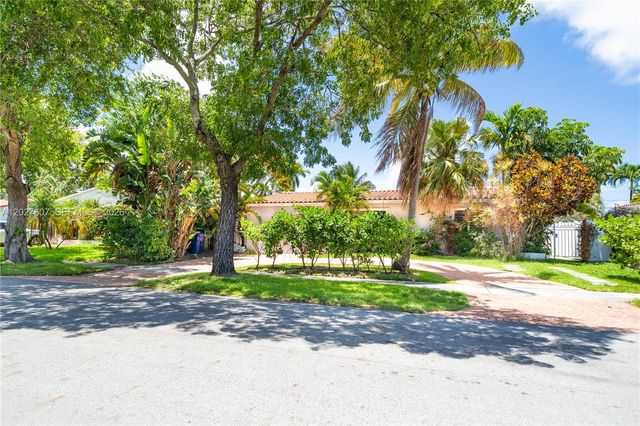 1101 NE 5th St, Hallandale Beach, FL 33009