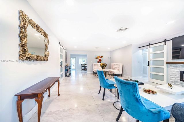 1101 NE 5th St, Hallandale Beach, FL 33009