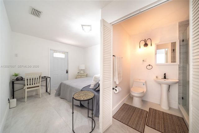 1101 NE 5th St, Hallandale Beach, FL 33009