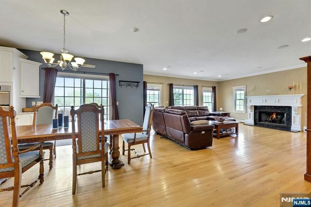 8 Buena Vista Drive, Ringwood, NJ 07456