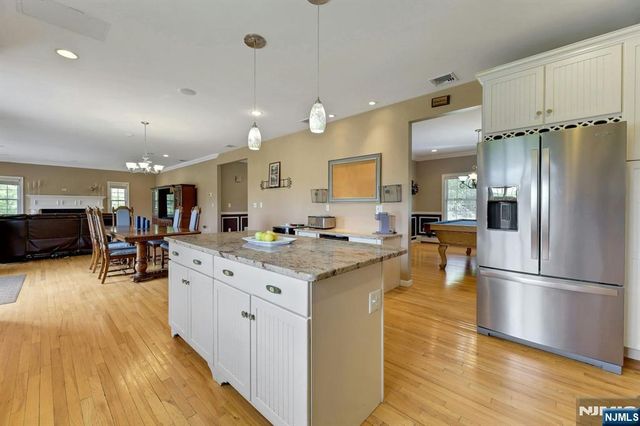 8 Buena Vista Drive, Ringwood, NJ 07456