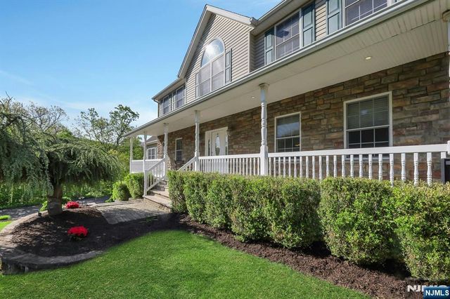 8 Buena Vista Drive, Ringwood, NJ 07456