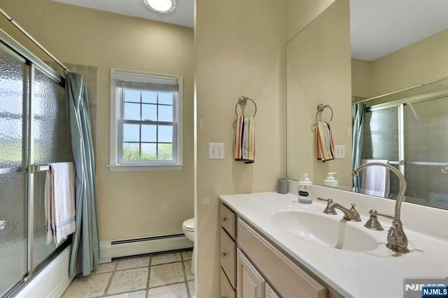 8 Buena Vista Drive, Ringwood, NJ 07456