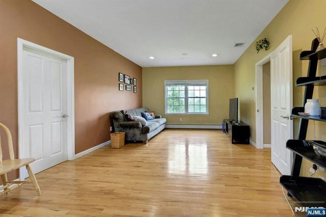 8 Buena Vista Drive, Ringwood, NJ 07456