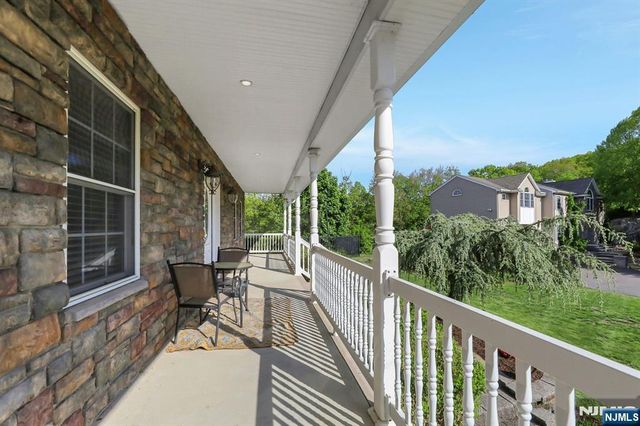 8 Buena Vista Drive, Ringwood, NJ 07456