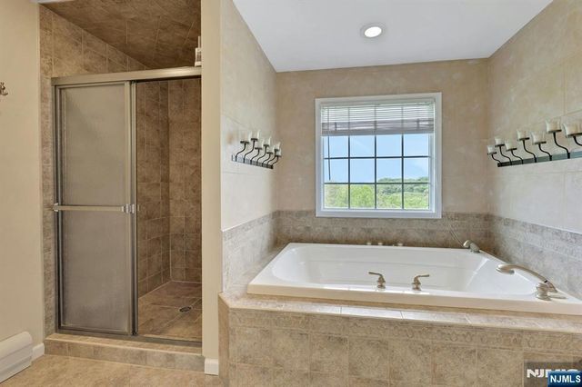 8 Buena Vista Drive, Ringwood, NJ 07456