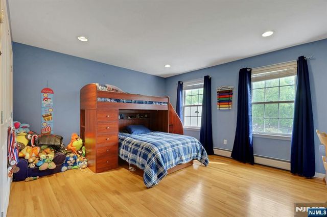 8 Buena Vista Drive, Ringwood, NJ 07456