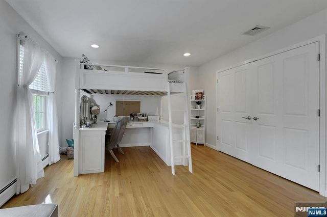 8 Buena Vista Drive, Ringwood, NJ 07456