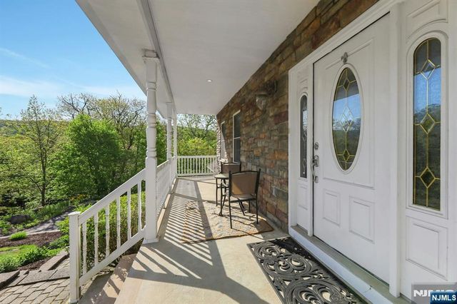 8 Buena Vista Drive, Ringwood, NJ 07456