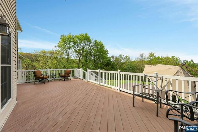 8 Buena Vista Drive, Ringwood, NJ 07456