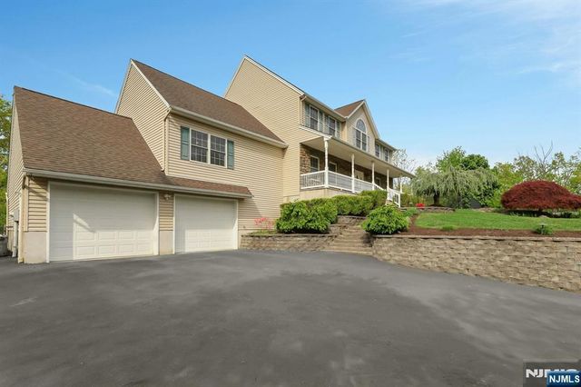 8 Buena Vista Drive, Ringwood, NJ 07456