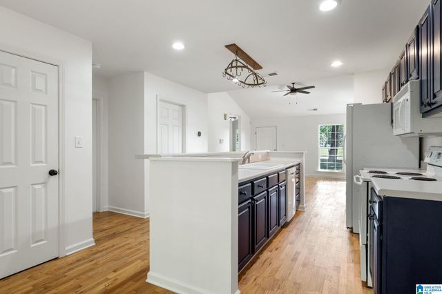 1004 W WALNUT STREET, Sylacauga, AL 35150