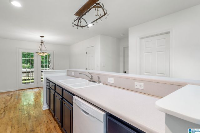1004 W WALNUT STREET, Sylacauga, AL 35150