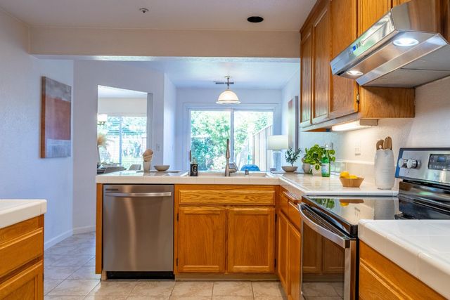 327 La Vela Court, Morgan Hill, CA 95037
