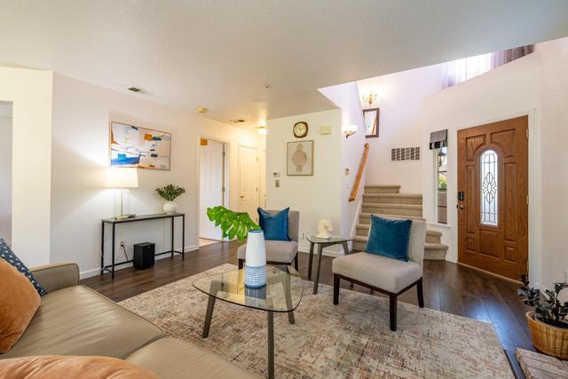 327 La Vela Court, Morgan Hill, CA 95037