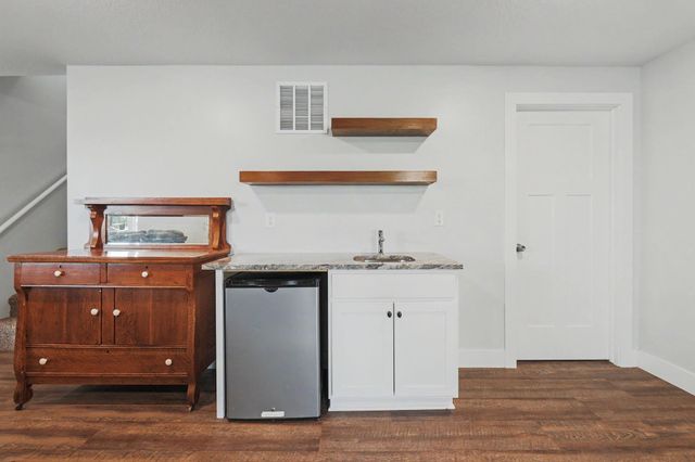 2911 E Reiss, Park City, KS 67219