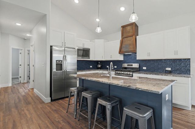 2911 E Reiss, Park City, KS 67219