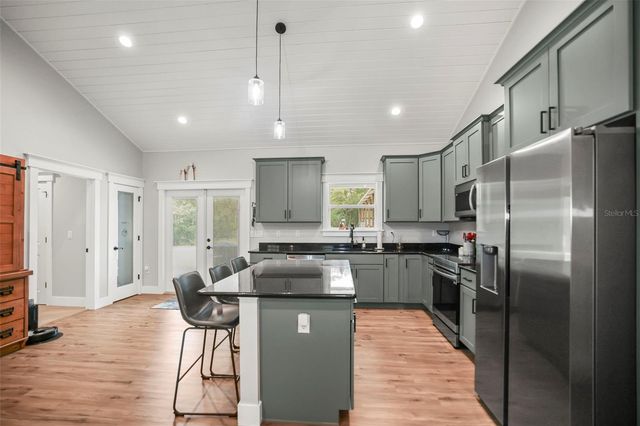 7218 SOUTHEAST AVENUE, Webster, FL 33597