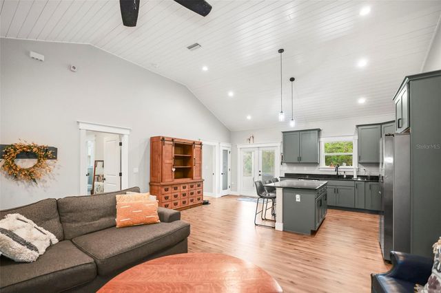 7218 SOUTHEAST AVENUE, Webster, FL 33597