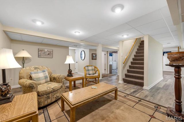 86 Flamingo Drive, Crestwood, MO 63123