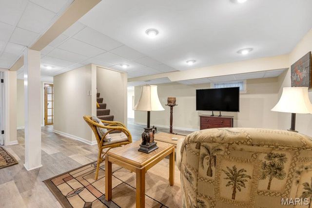 86 Flamingo Drive, Crestwood, MO 63123