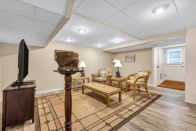 86 Flamingo Drive, Crestwood, MO 63123