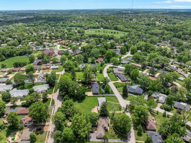 86 Flamingo Drive, Crestwood, MO 63123