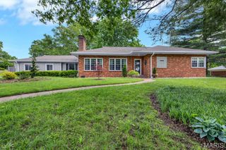 86 Flamingo Drive, Crestwood, MO 63123
