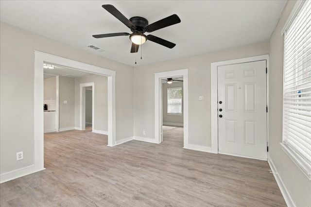 2842 Harlandale Avenue, Dallas, TX 75216