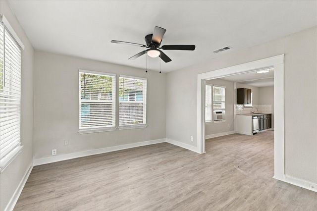 2842 Harlandale Avenue, Dallas, TX 75216