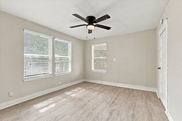 2842 Harlandale Avenue, Dallas, TX 75216