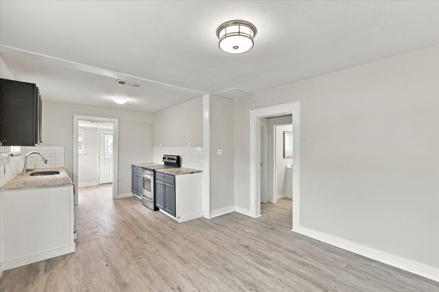 2842 Harlandale Avenue, Dallas, TX 75216
