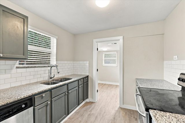 2842 Harlandale Avenue, Dallas, TX 75216