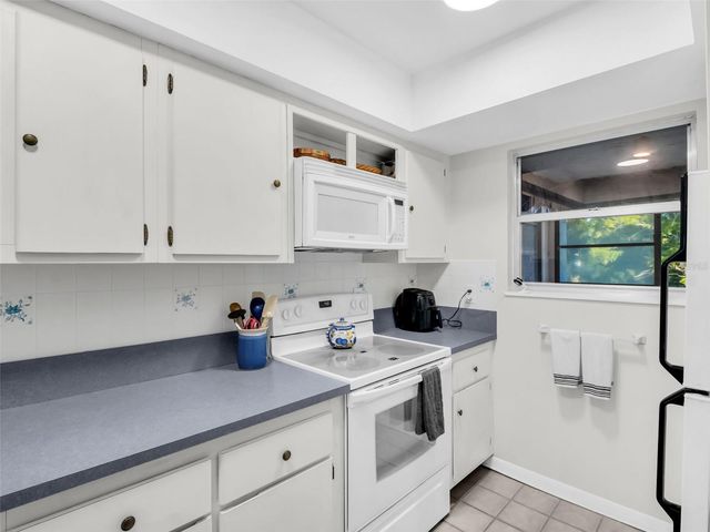 616 WINDRUSH BAY DRIVE 616, Tarpon Springs, FL 34689