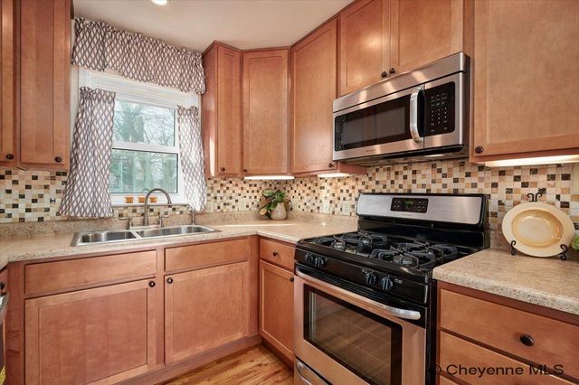 1602 CROOK AVE, Cheyenne, WY 82001