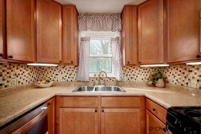 1602 CROOK AVE, Cheyenne, WY 82001