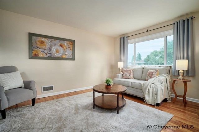 1602 CROOK AVE, Cheyenne, WY 82001