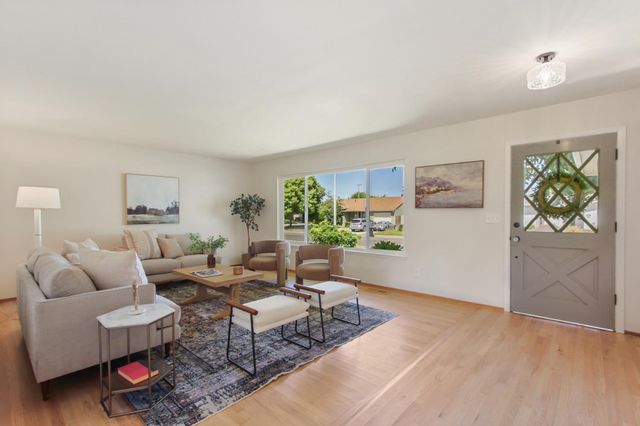 9418 Sara St, Elk Grove, CA 95624