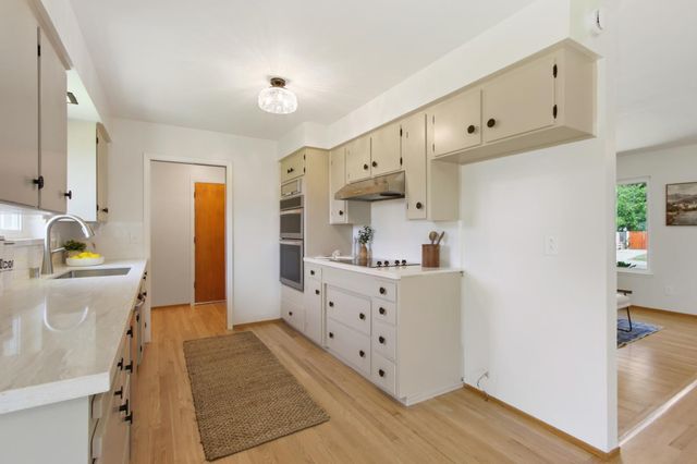 9418 Sara St, Elk Grove, CA 95624