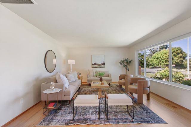9418 Sara St, Elk Grove, CA 95624